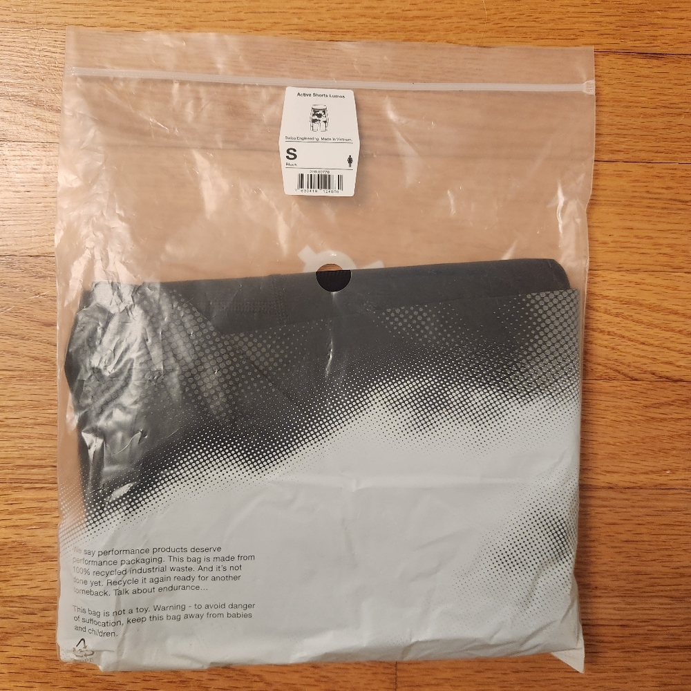 NWT Womens On Running Active Lumos Reflective Shorts - Picture 10 of 10